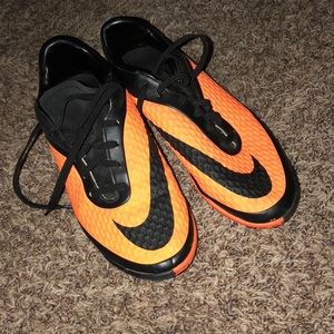 Hyper venom indoor cleats